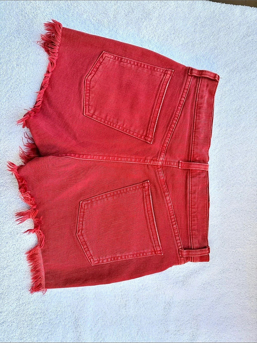GAP Red Frayed Jean Shorts Size 26 R - Picture 5 of 7